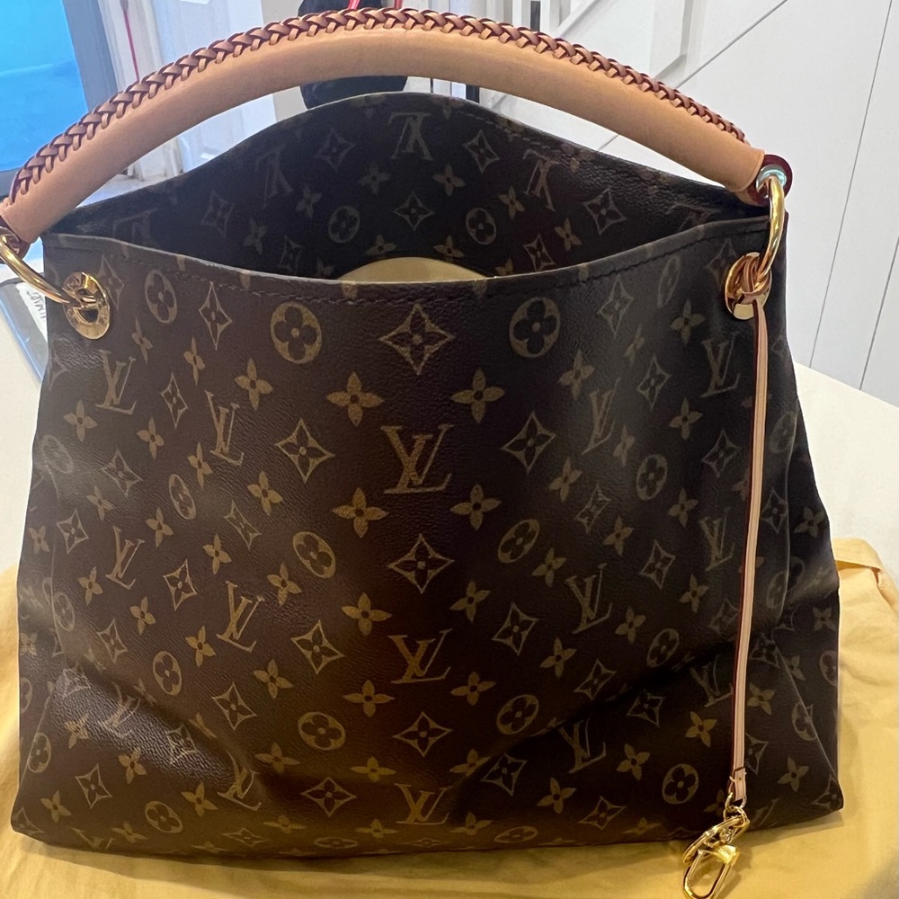 LOUIS VUITTON Monogram Canvas Artsy MM Totes Shoulder Bag